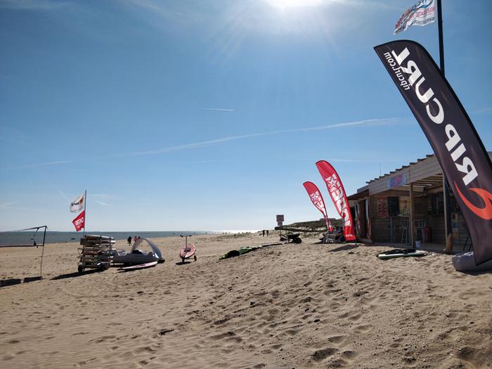 plage porte des iles tranche sur mer