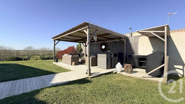 maison à vendre - 7 pièces - 134.0 m2 - ST MICHEL EN L HERM - 85 - PAYS-DE-LOIRE - Century 21 Côte De Lumière