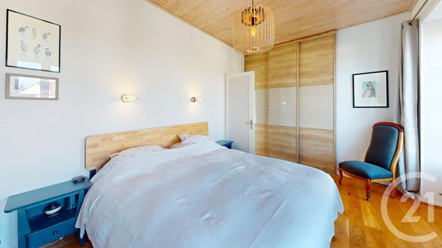 maison à vendre - 7 pièces - 197.0 m2 - ST MICHEL EN L HERM - 85 - PAYS-DE-LOIRE - Century 21 Côte De Lumière