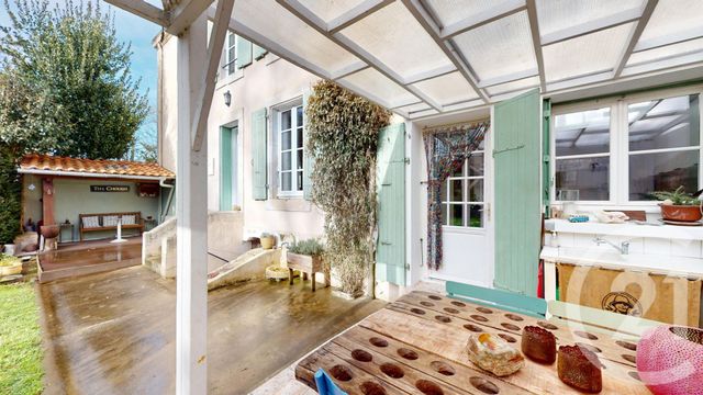 maison à vendre - 7 pièces - 197.0 m2 - ST MICHEL EN L HERM - 85 - PAYS-DE-LOIRE - Century 21 Côte De Lumière